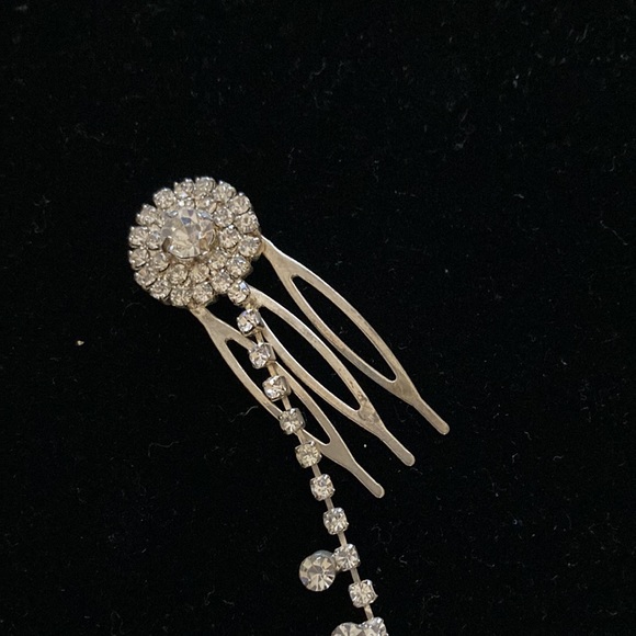 🎉HP🎉 Rhinestone Hair Accessory with Clips - Picture 2 of 4